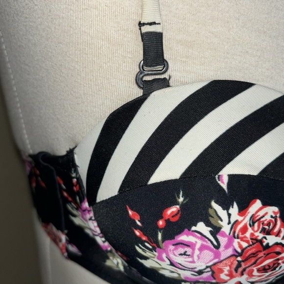 FOREVER 21 floral adjustable strap bathing suit swim top women’s size small - Picture 8 of 10